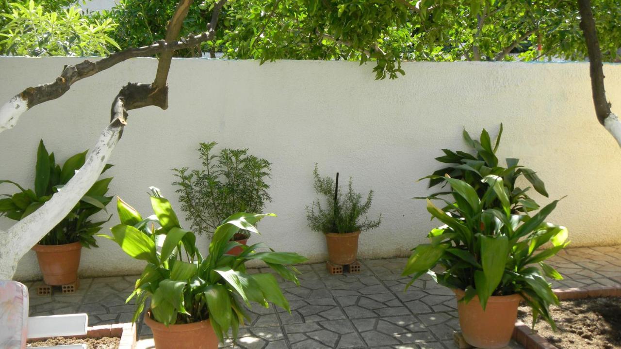 Cosy Guesthouse-Souterrain With Garden In City Center Corinth Exterior photo