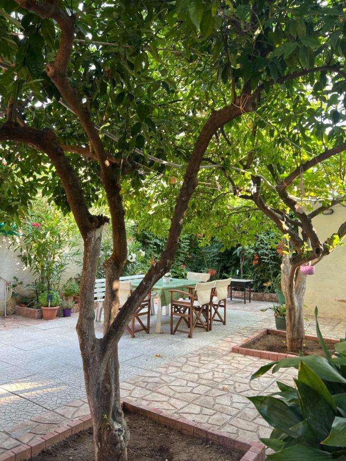 Cosy Guesthouse-Souterrain With Garden In City Center Corinth Exterior photo