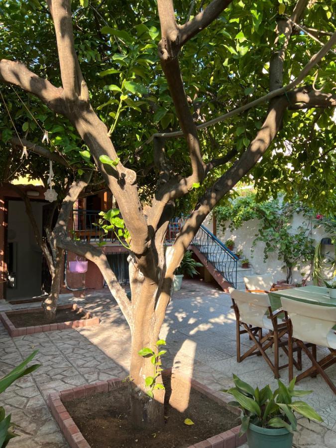 Cosy Guesthouse-Souterrain With Garden In City Center Corinth Exterior photo
